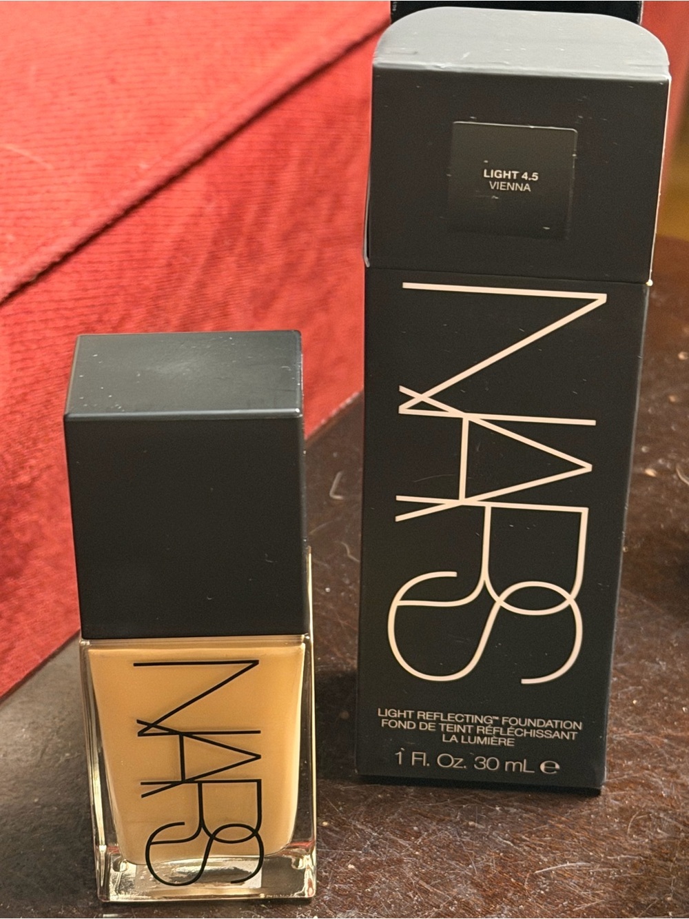 NARS Light Reflecting Foundation - Warm Beige (Light 4.5 Vienna)